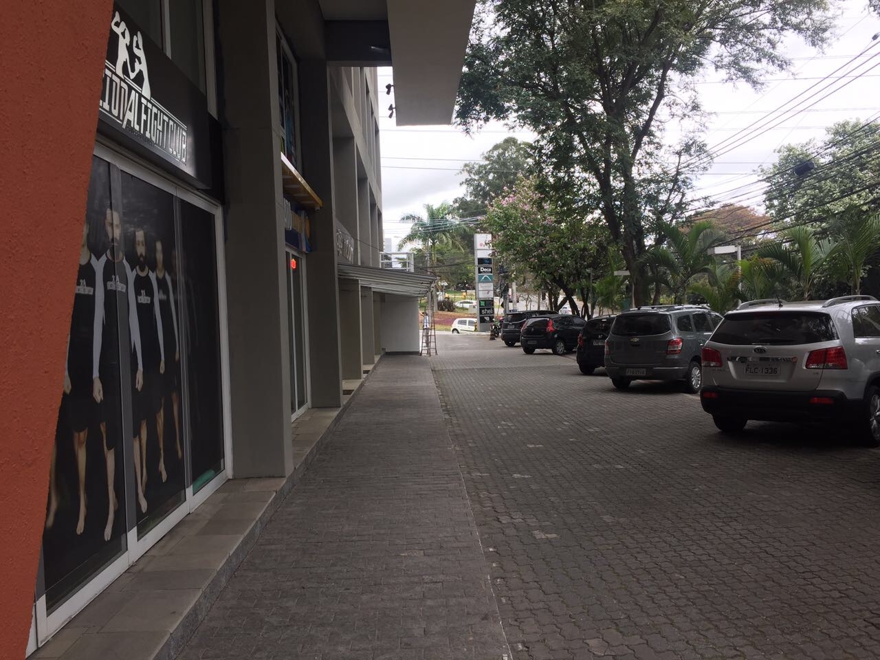 Loja comercial no centro de Alphaville | LJ-23