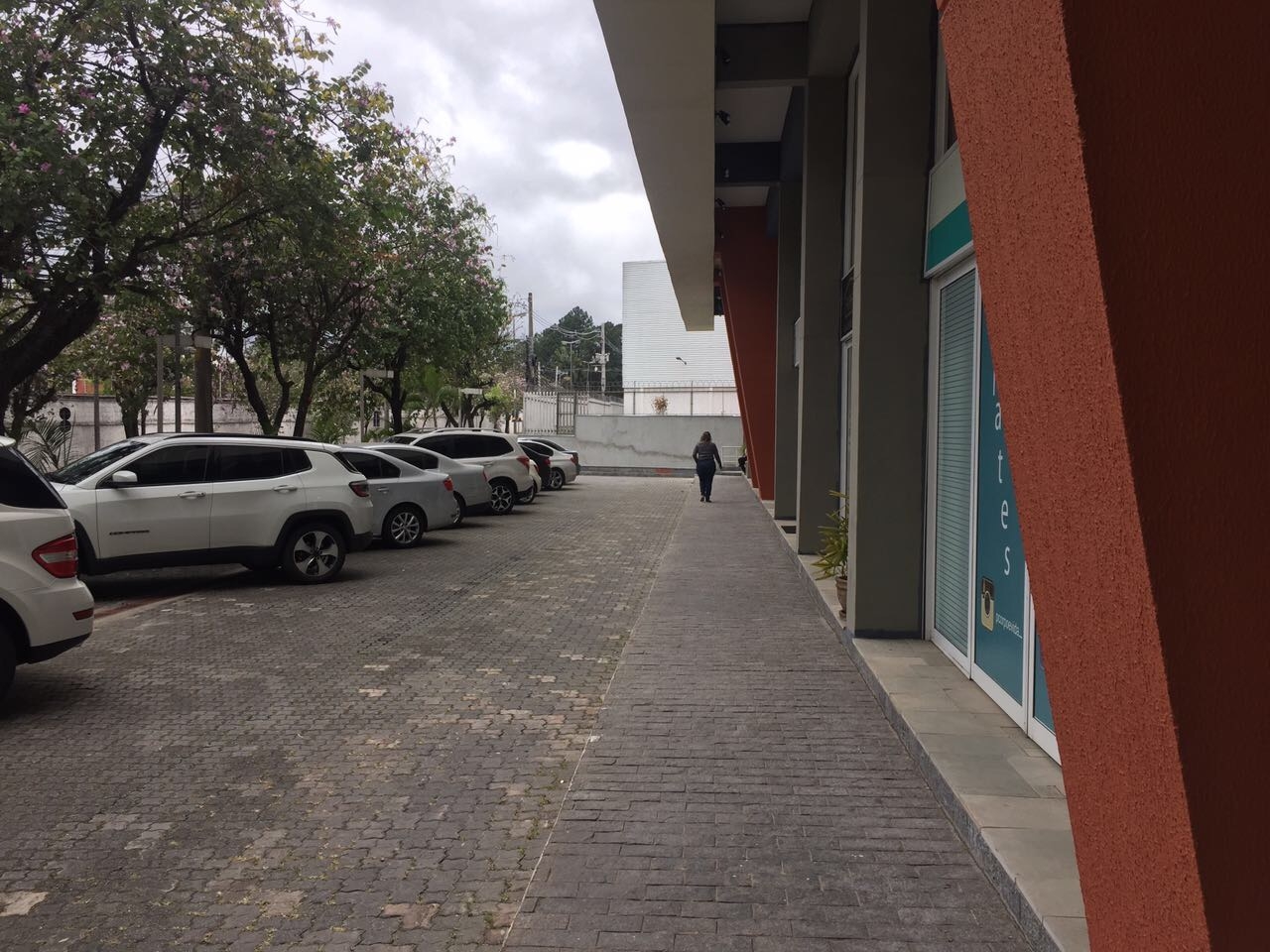 Loja comercial no centro de Alphaville | LJ-23