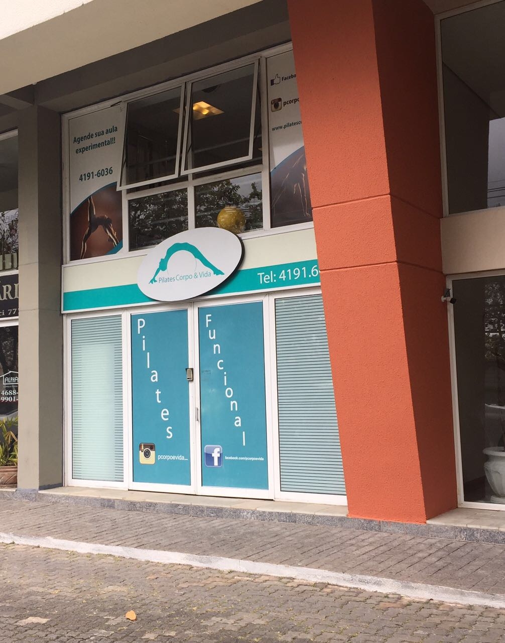 Loja comercial no centro de Alphaville | LJ-23