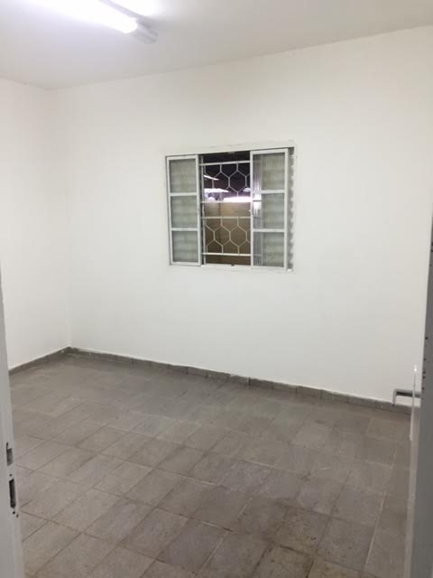  Clique aqui para ver as fotos da Casa comercial com 3 salas, cozinha e área de serviço | CS-21