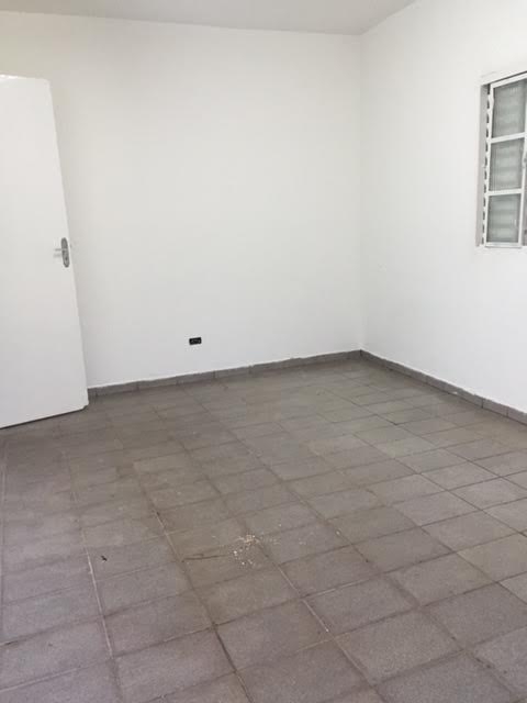 Clique aqui para ver as fotos da Casa comercial com 3 salas, cozinha e área de serviço | CS-21