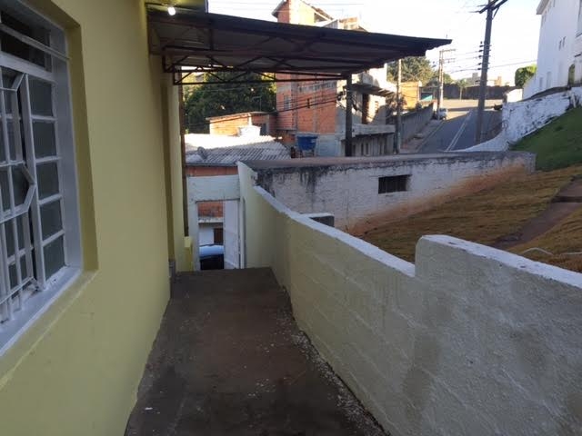  Clique aqui para ver as fotos da Casa comercial com 3 salas, cozinha e área de serviço | CS-21