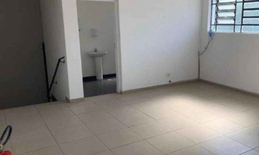 Clique aqui para ver as fotos do Galpão de 750m² de área construída em 1.000m² de terreno em Barueri | GALP-05
