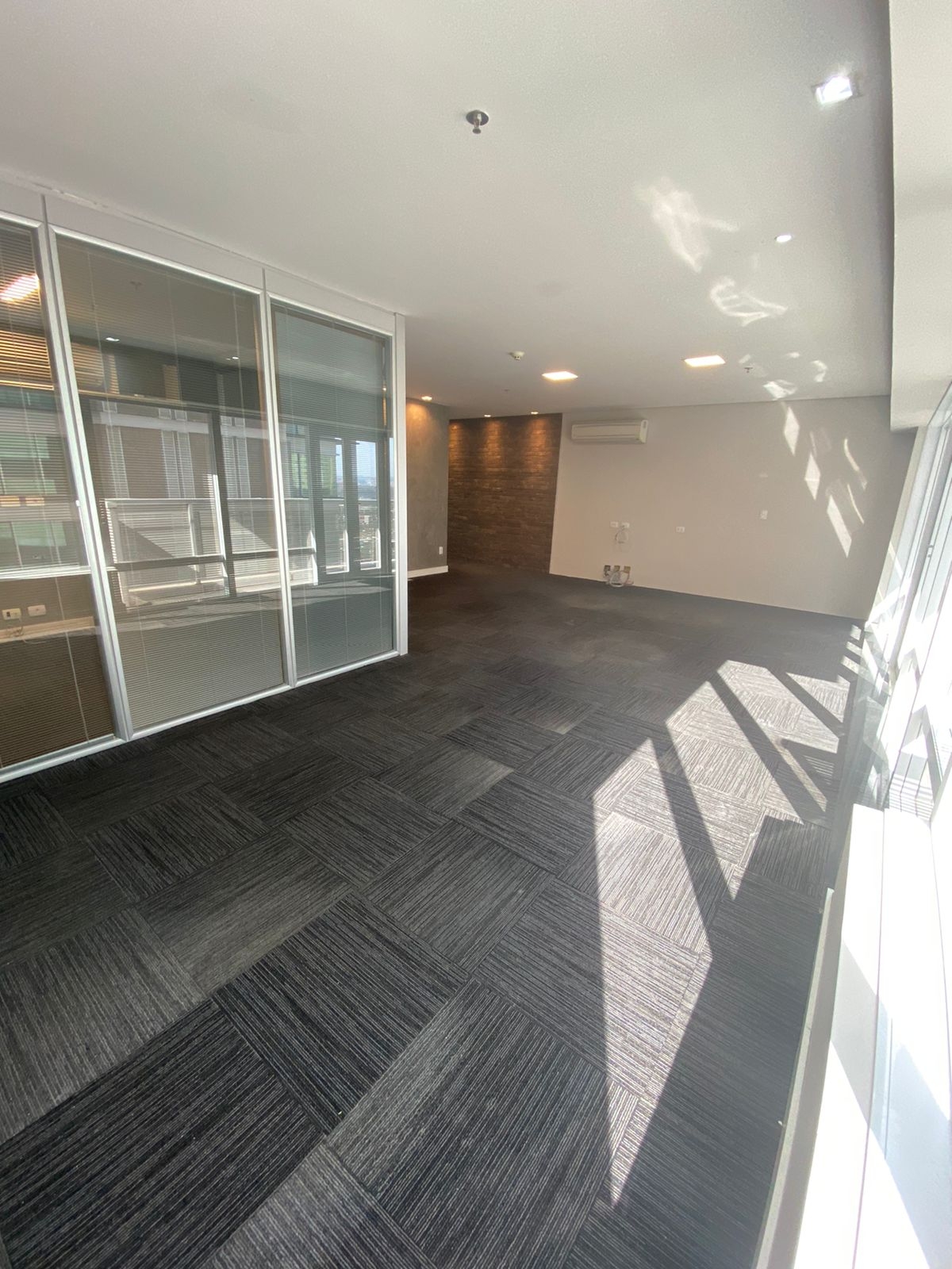  Clique aqui para ver as fotos da Sala comercial de 78m² em Alphaville | SLC-25