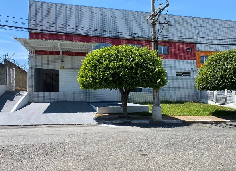  Clique aqui para ver as fotos do Galpão de 750m² de área construída em 1.200m² de terreno em Barueri | GALP-20