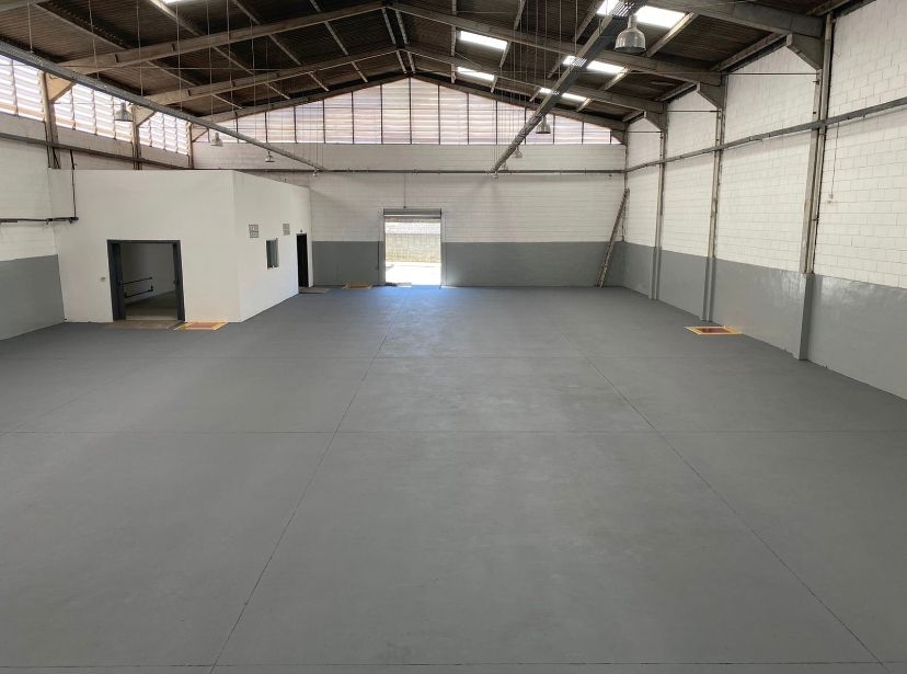  Clique aqui para ver as fotos do Galpão de 750m² de área construída em 1.200m² de terreno em Barueri | GALP-20